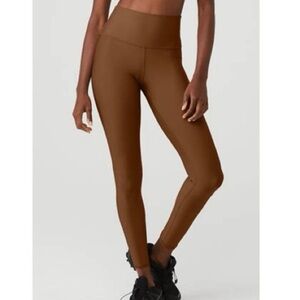 Alo Yoga 7/8 High-Waist Airlift Legging in Cinnamon Brown